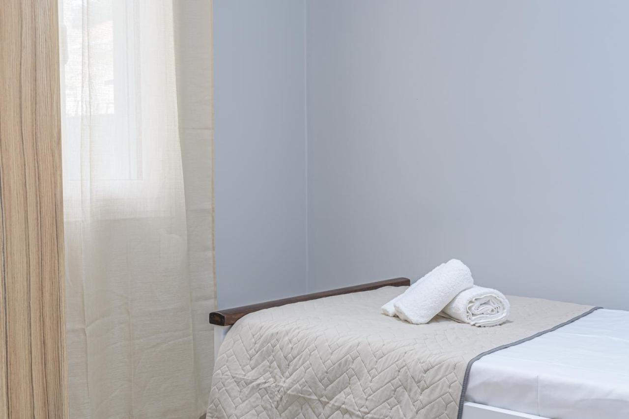 Apartment J&t - 150m From The